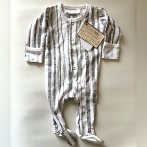 NWT L’oved baby footie